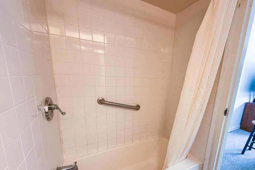 Photo of Bathroom in Warren