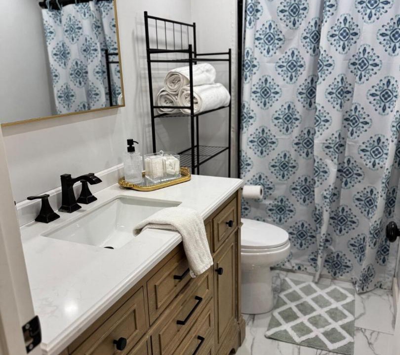 Photo of Bathroom in East Lake Woodlands