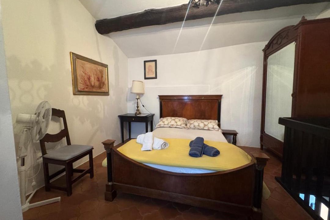 Photo of Bedroom in Torricella Taverne
