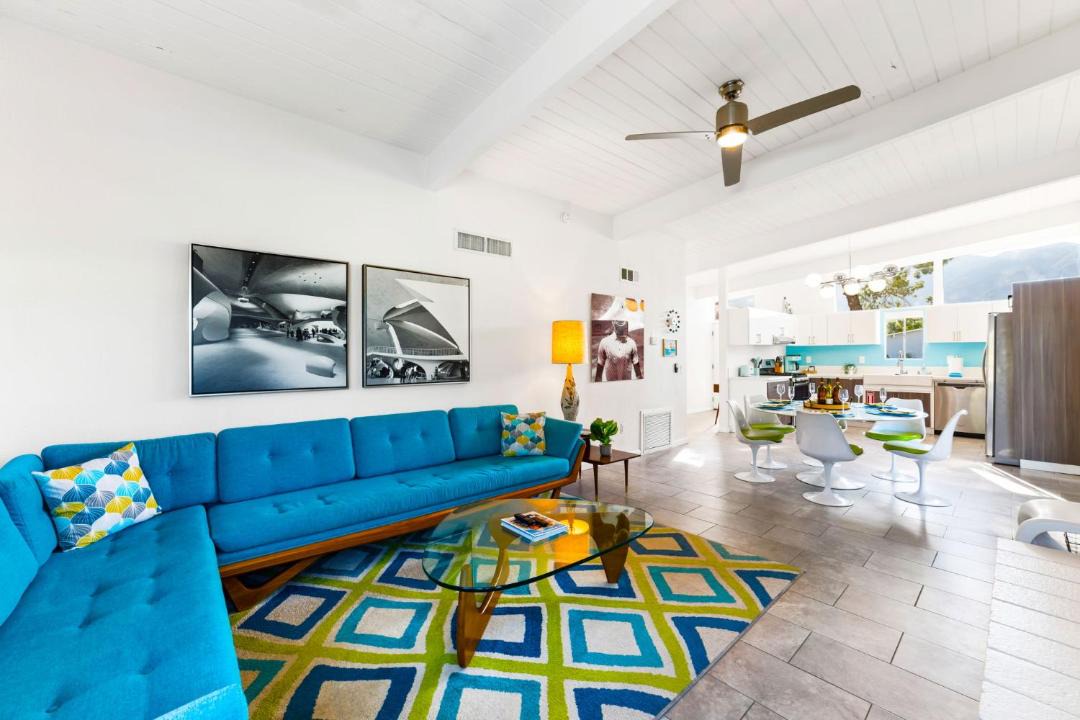 Photo of Livingroom in Racquet Club Estates