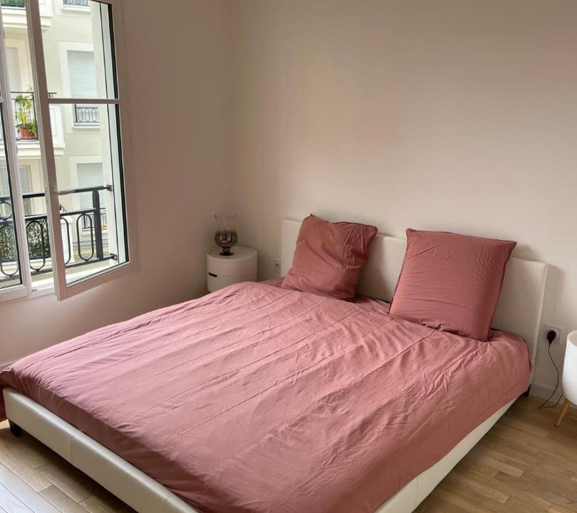Photo of Bedroom in Clamart