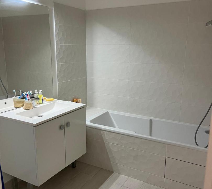 Photo of Bathroom in Clamart