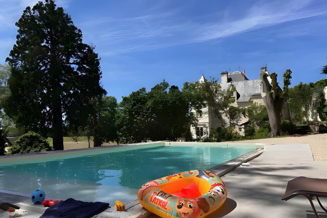 Photo of Others in Cravant-les-Coteaux
