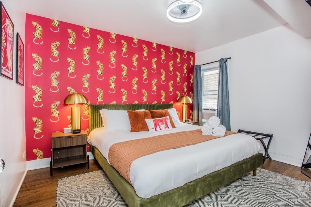 Photo of Bedroom in East Garfield Park