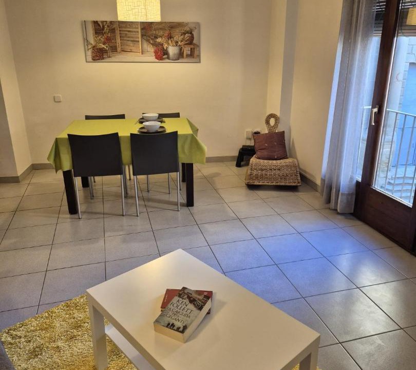 Photo of Livingroom in Vic
