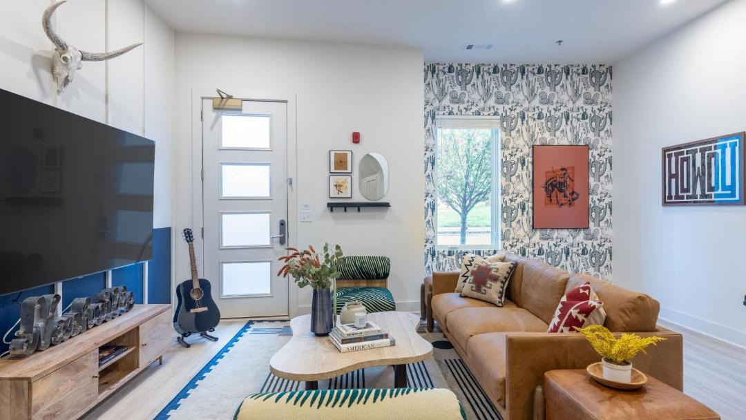 Photo of Livingroom in Five Points