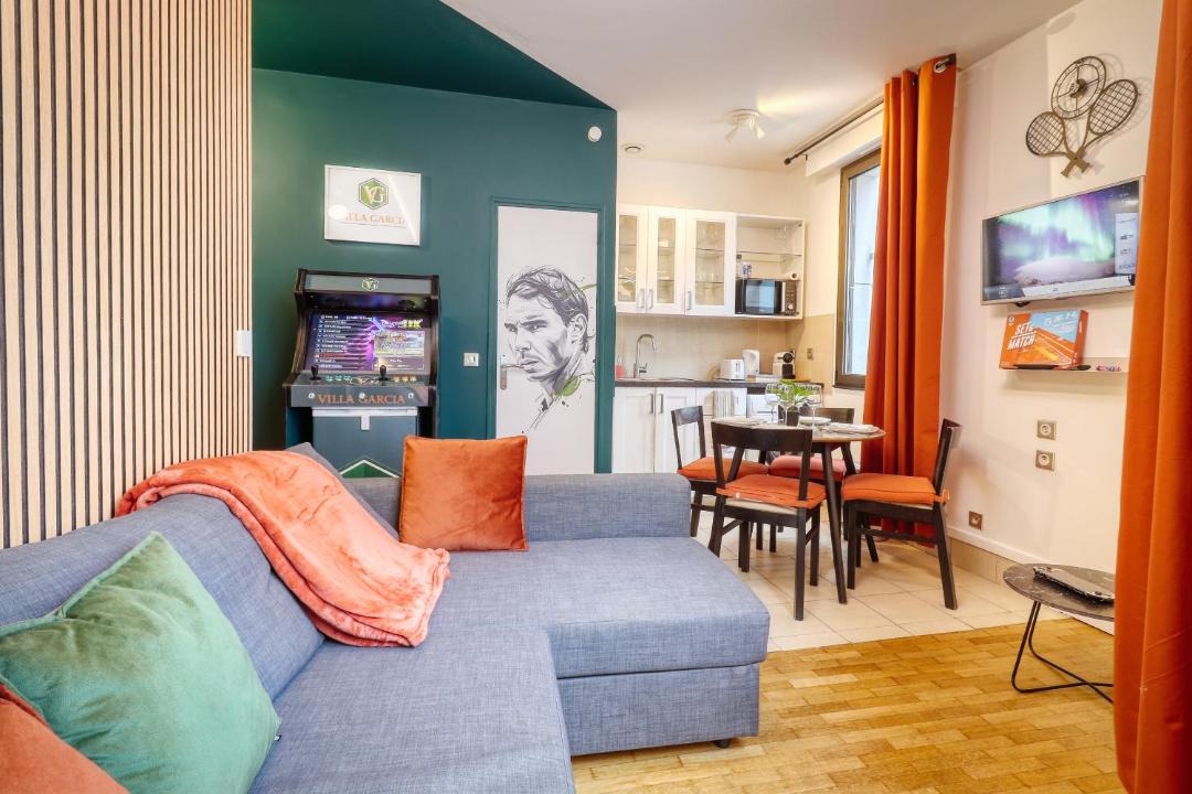 Photo of Livingroom in Republique–Point-du-Jour