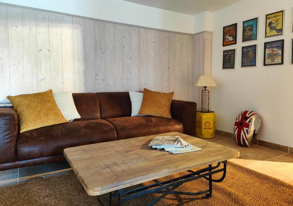 Photo of Livingroom in Sugeres
