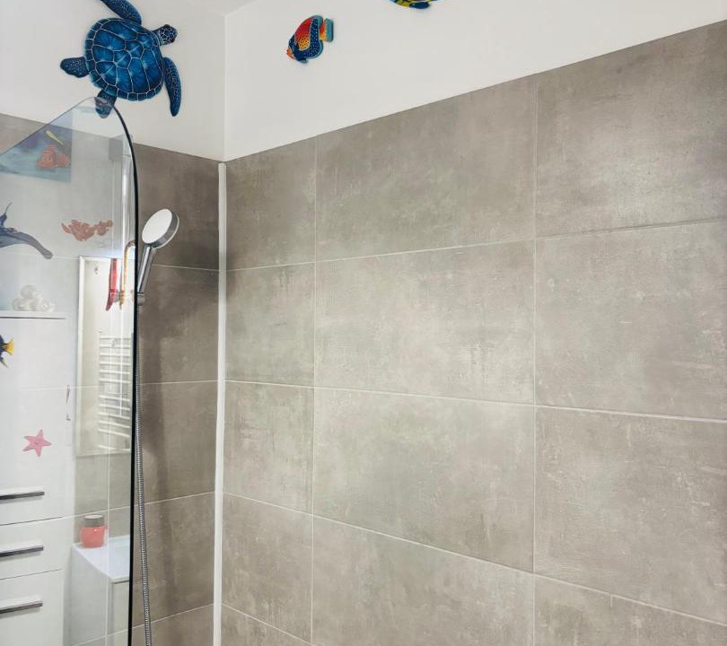 Photo of Others in Serris