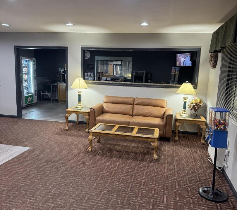 Photo of Livingroom in Chanute