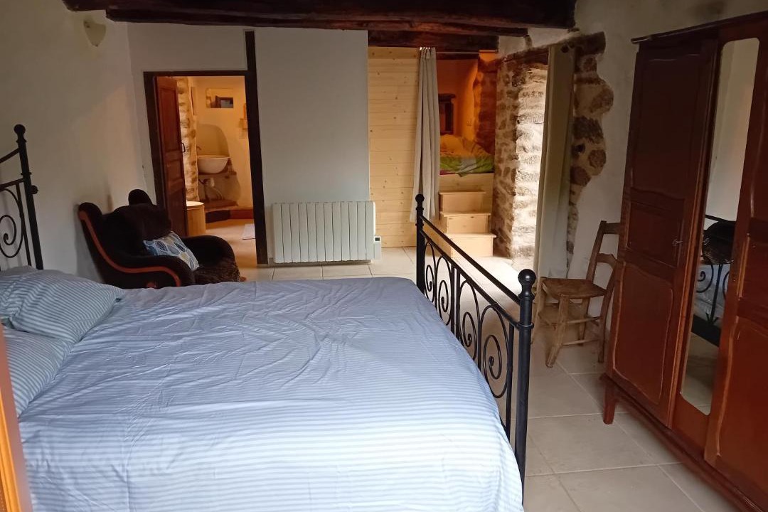 Photo of Bedroom in Montirat