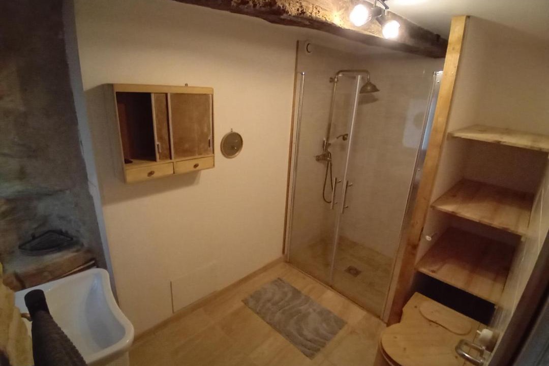 Photo of Bathroom in Montirat