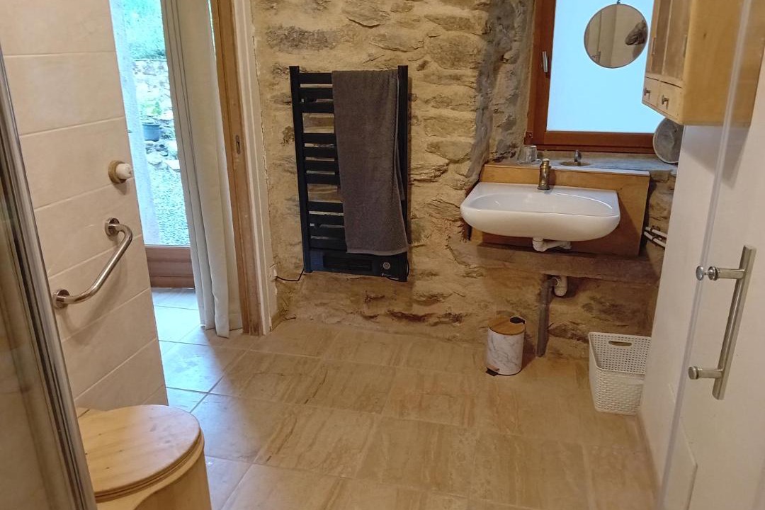 Photo of Bathroom in Montirat