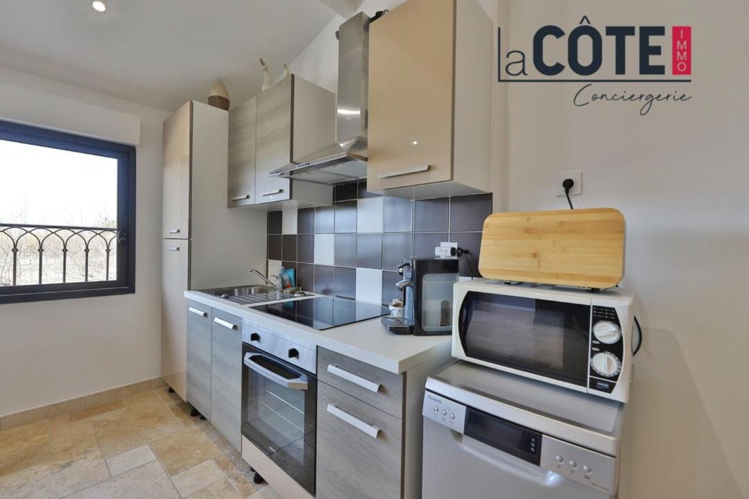 Photo of Kitchen in Chateauneuf-les-Martigues