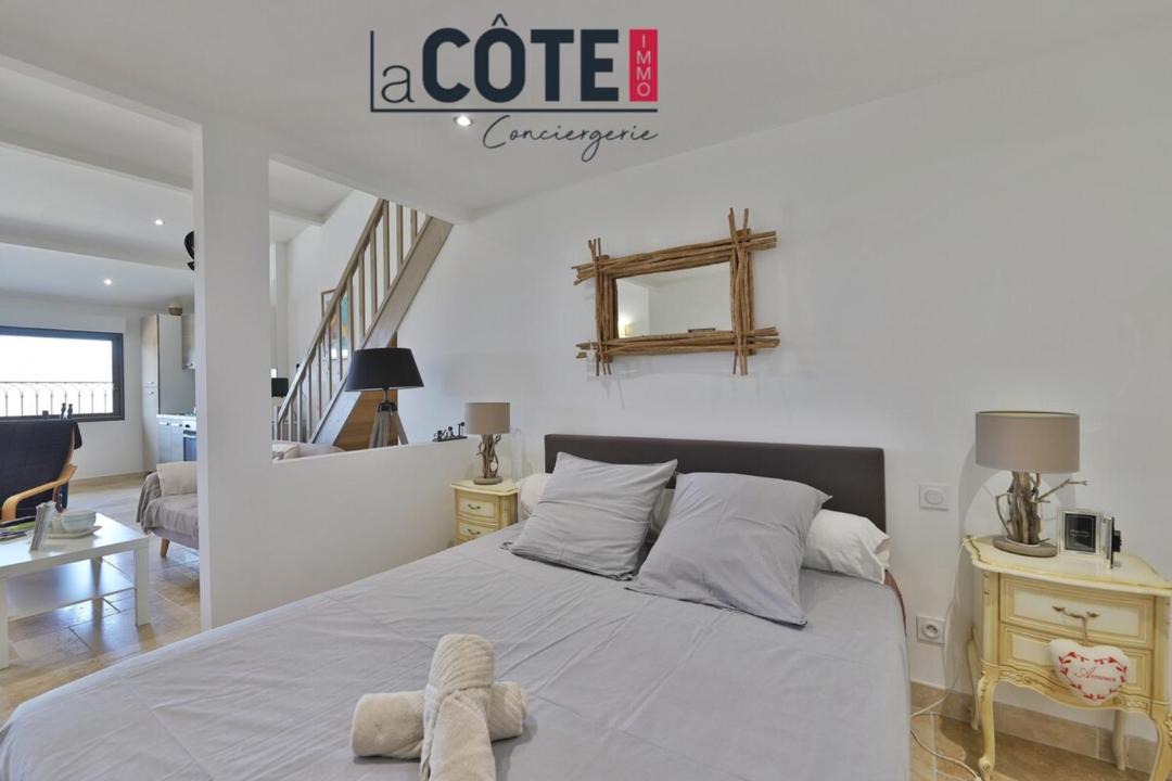 Photo of Bedroom in Chateauneuf-les-Martigues