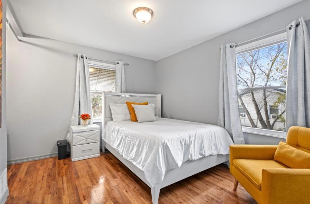 Photo of Bedroom in Burbank