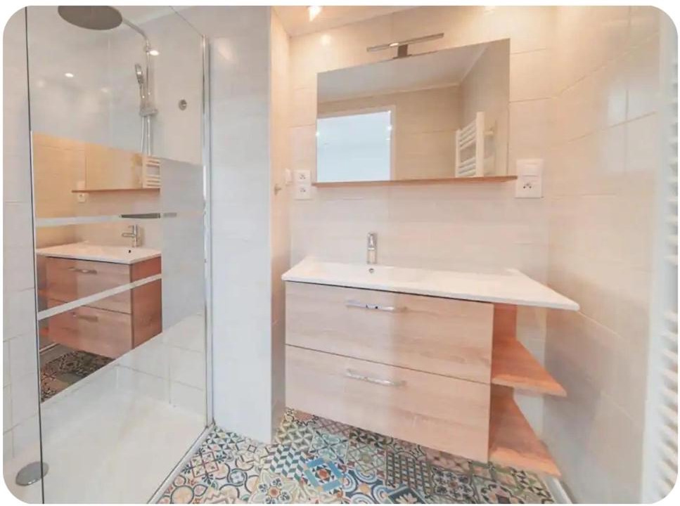 Photo of Bathroom in Mont-Saint-Martin