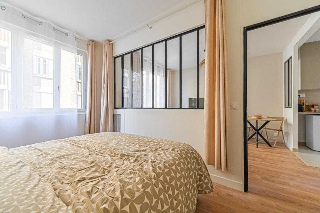 Photo of Bedroom in Clichy