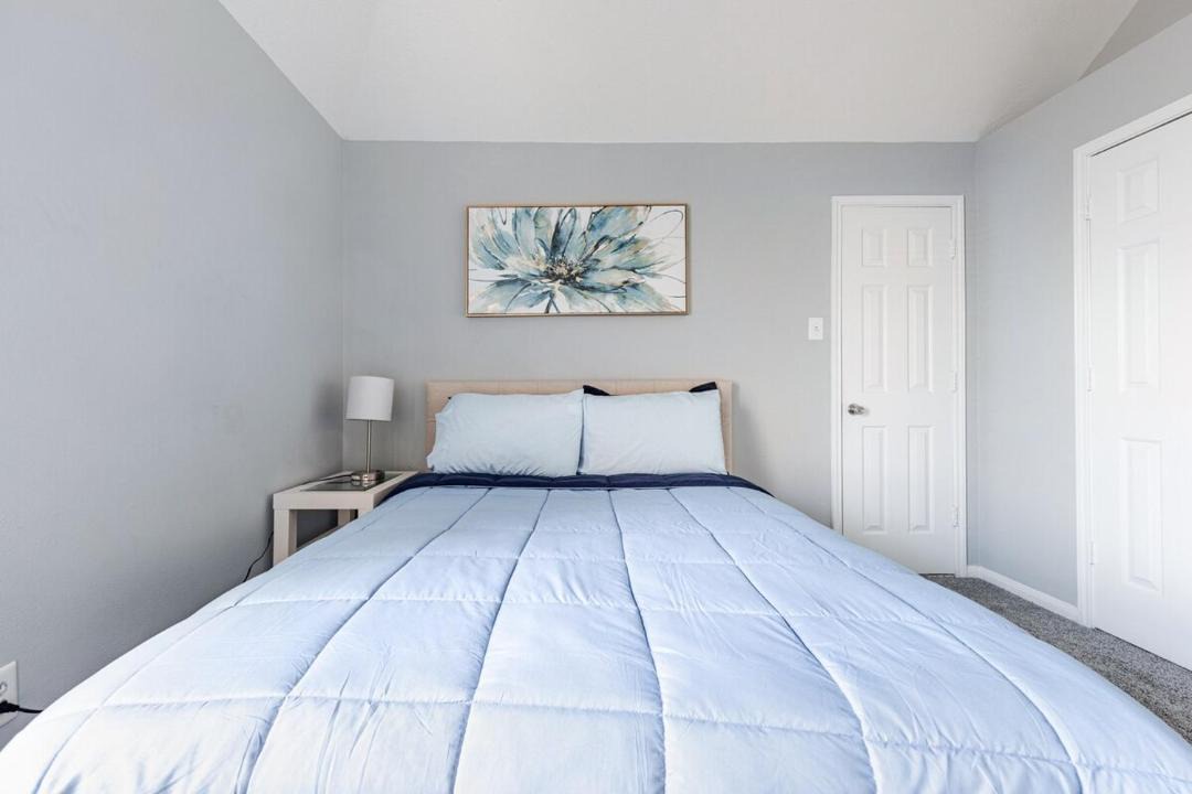 Photo of Bedroom in Baytown