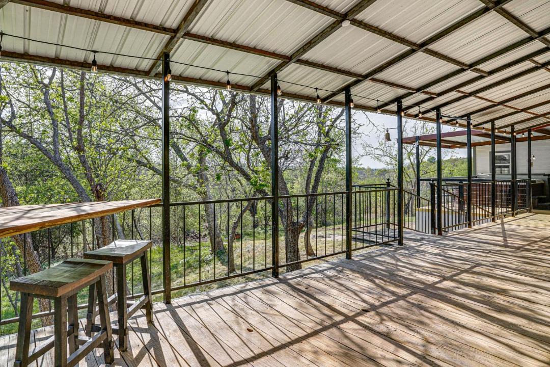 Photo of Patio Balcony in Hudson Oaks