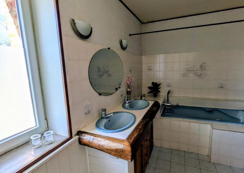 Photo of Bathroom in Angerville-la-Martel