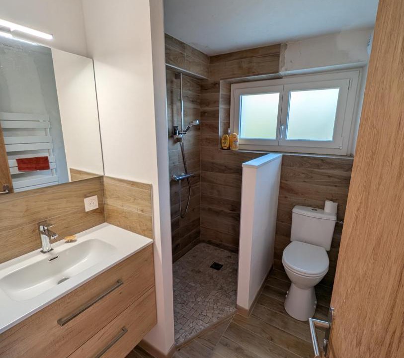 Photo of Bathroom in Saint-Pierre-d'Albigny