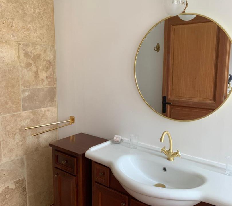 Photo of Bathroom in Loriol-du-Comtat