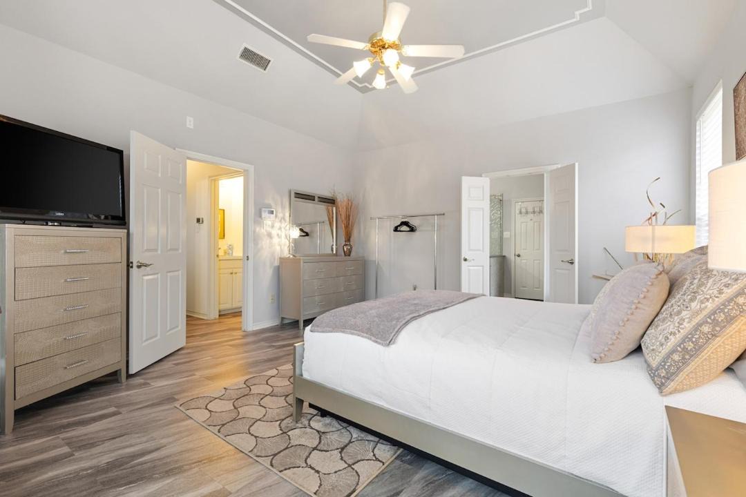 Photo of Bedroom in Colleyville