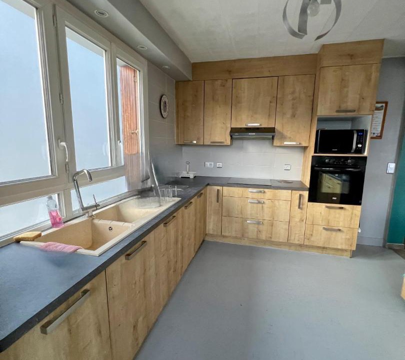 Photo of Kitchen in Margny-les-Compiegne