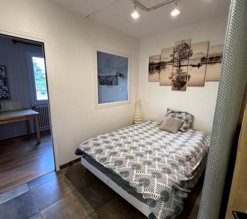 Photo of Bedroom in Margny-les-Compiegne
