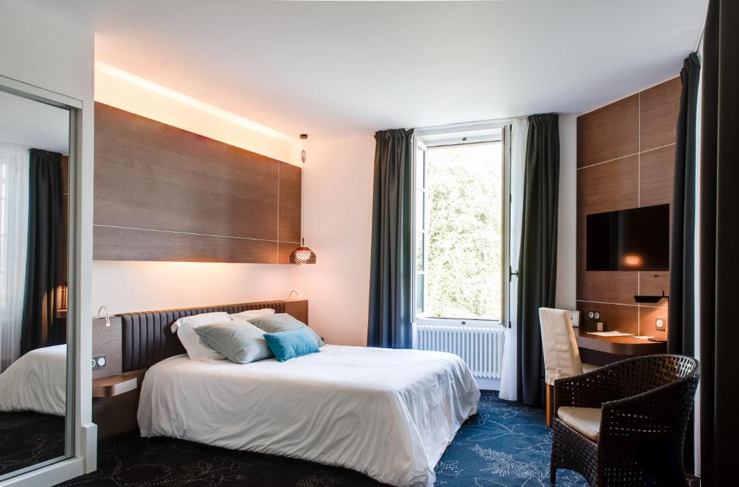 Photo of Bedroom in Saulon-la-Rue
