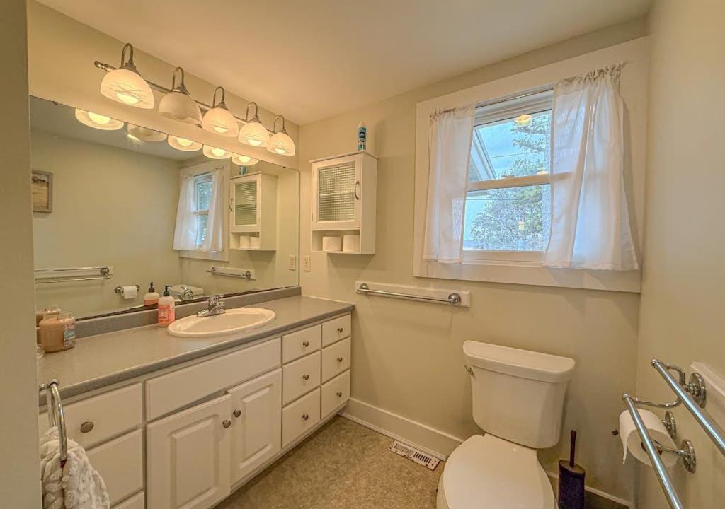 Photo of Bathroom in Biddeford Pool