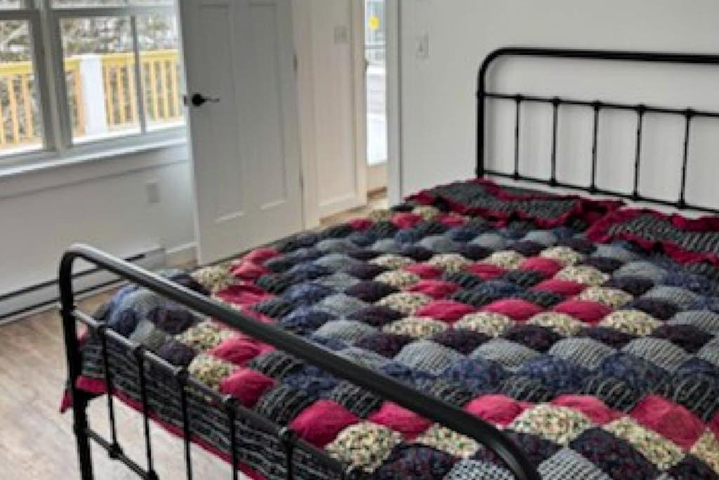 Photo of Bedroom in Isle of Springs
