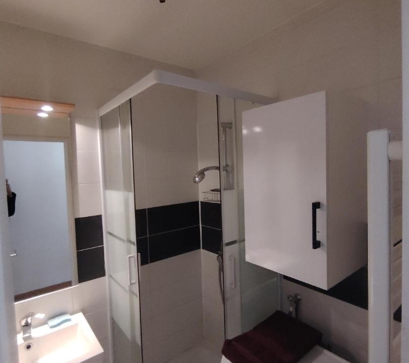Photo of Bathroom in Clamart