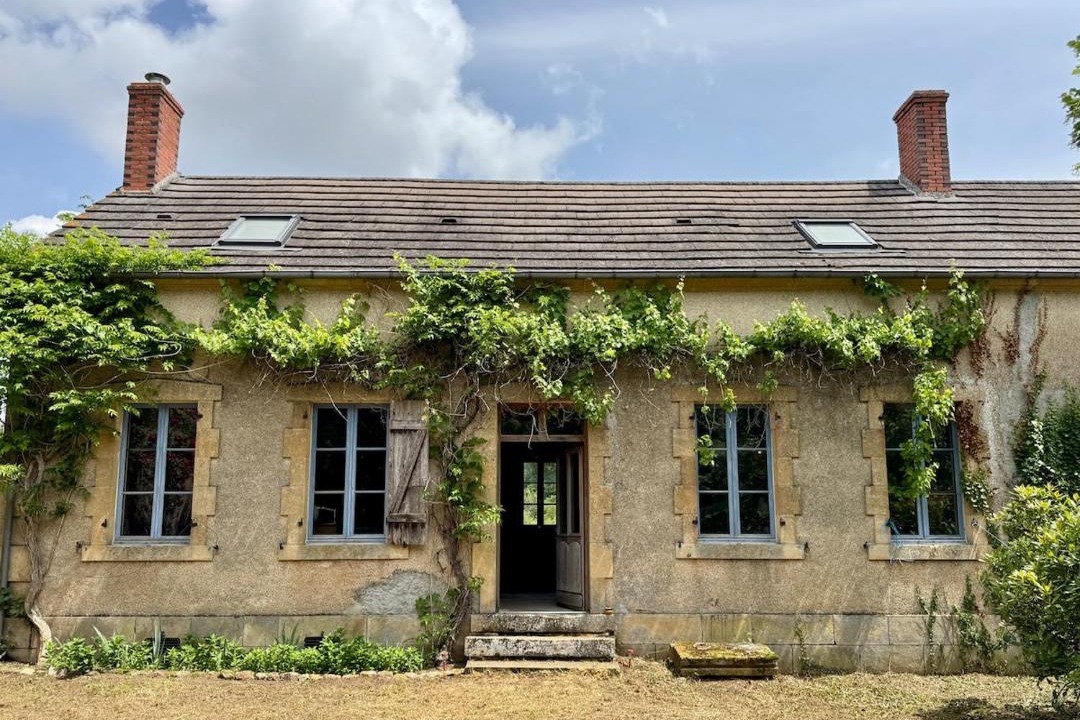 Photo of Others in Coust