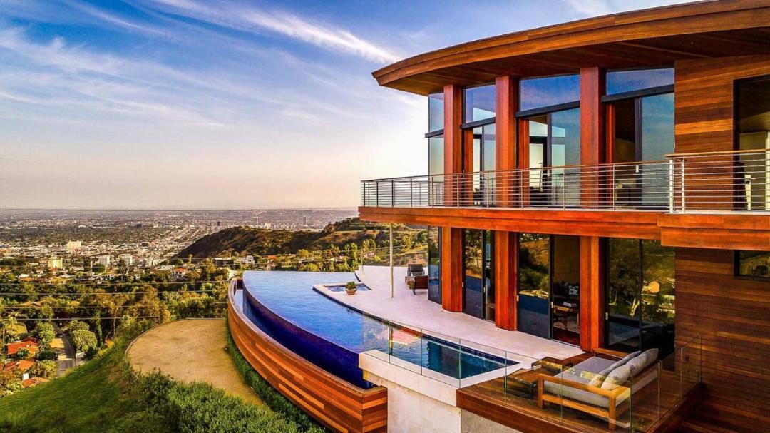 Photo of Others in Hollywood Hills