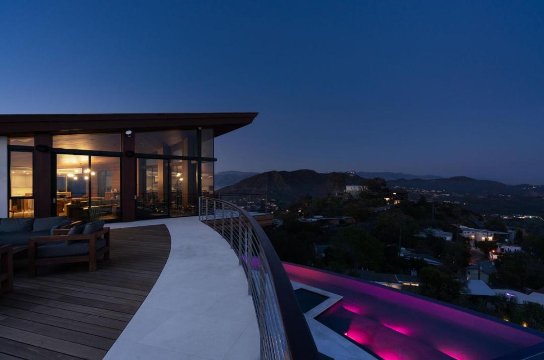 Photo of Others in Hollywood Hills