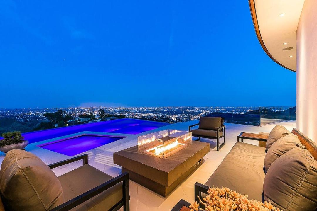 Photo of Others in Hollywood Hills