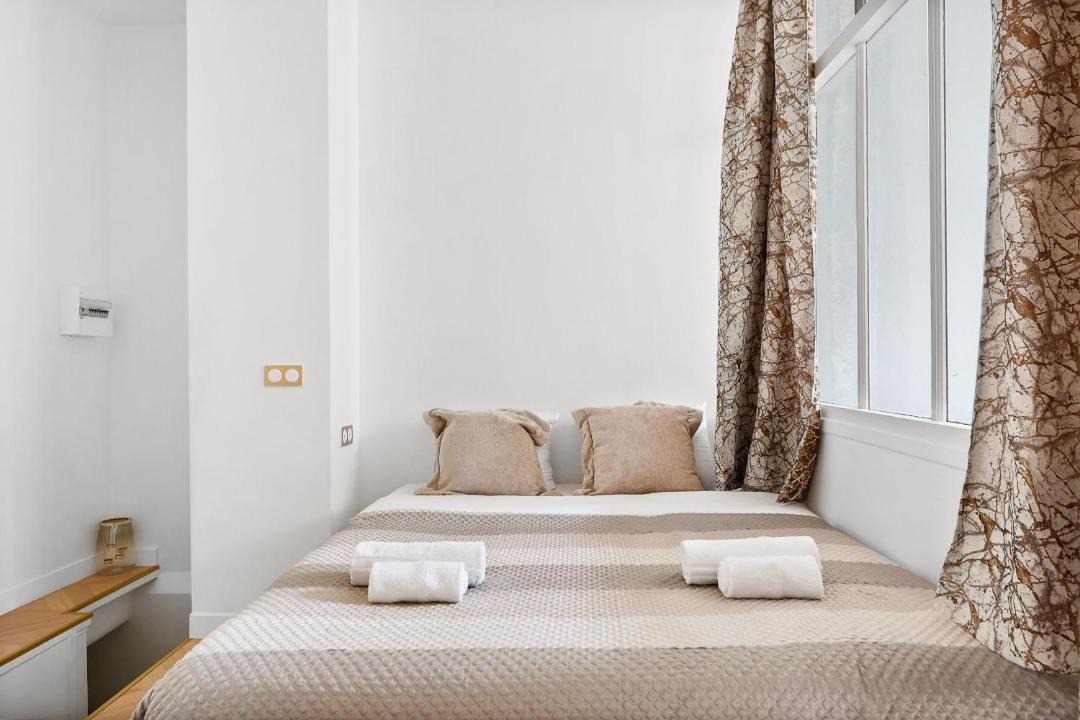 Photo of Bedroom in Asnieres-sur-Seine