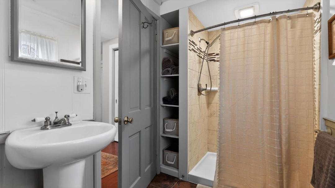 Photo of Bathroom in Gettysburg