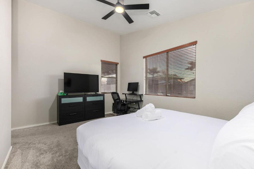 Photo of Bedroom in Sun Groves