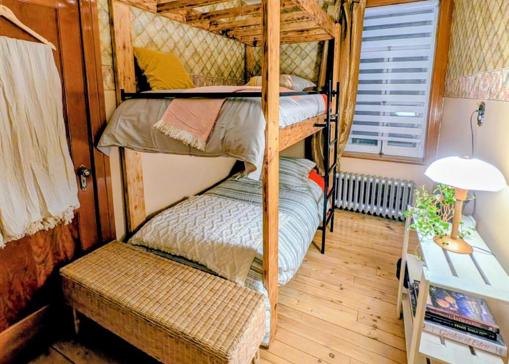 Photo of Bedroom in Saint-Damien-de-Buckland