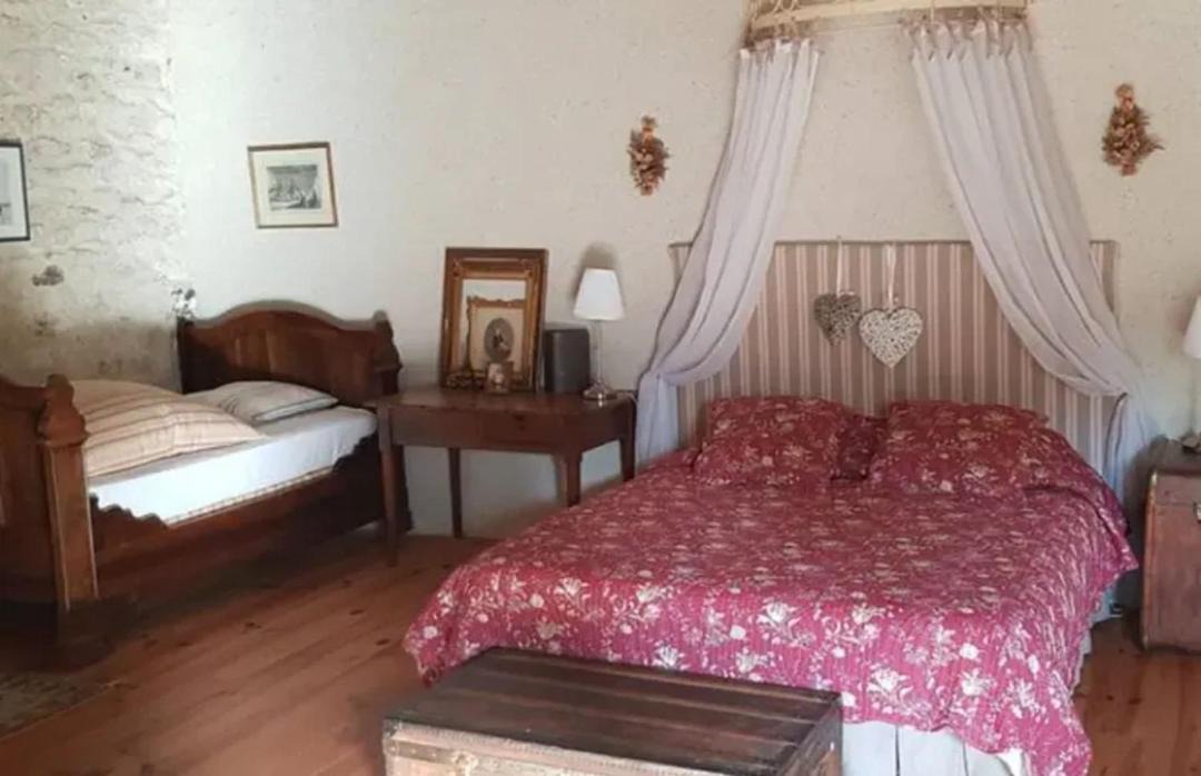 Photo of Bedroom in Montaigu-de-Quercy