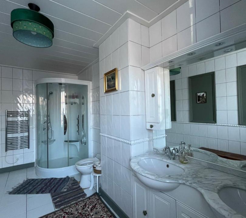 Photo of Bathroom in Rollancourt