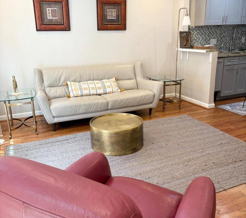 Photo of Livingroom in Navy Yard