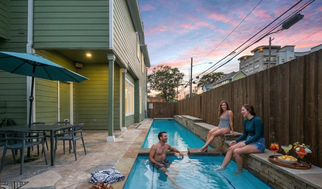 Photo of Others in Houston Heights