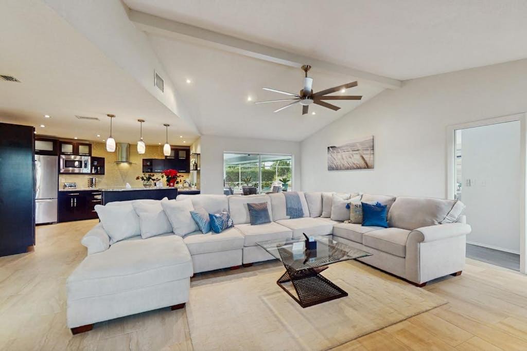 Photo of Livingroom in Trailer Estates