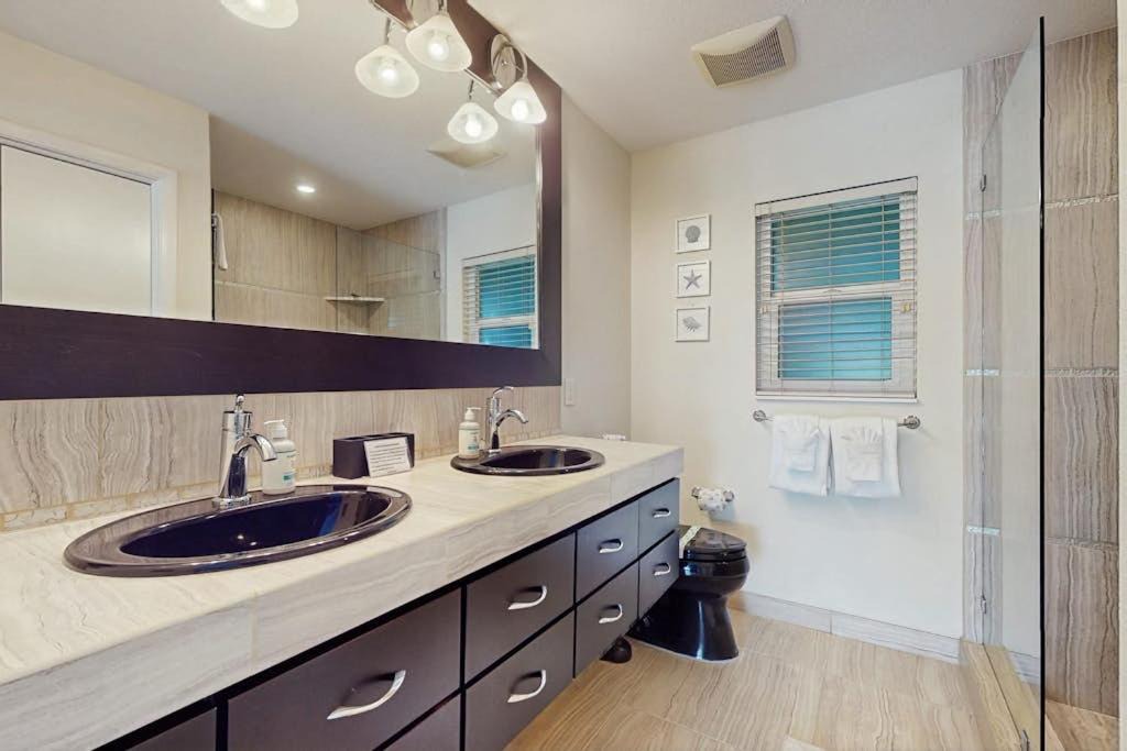 Photo of Bathroom in Trailer Estates