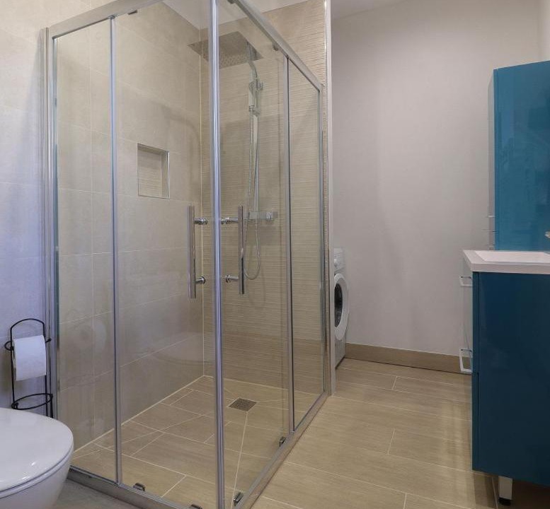Photo of Bathroom in Sees