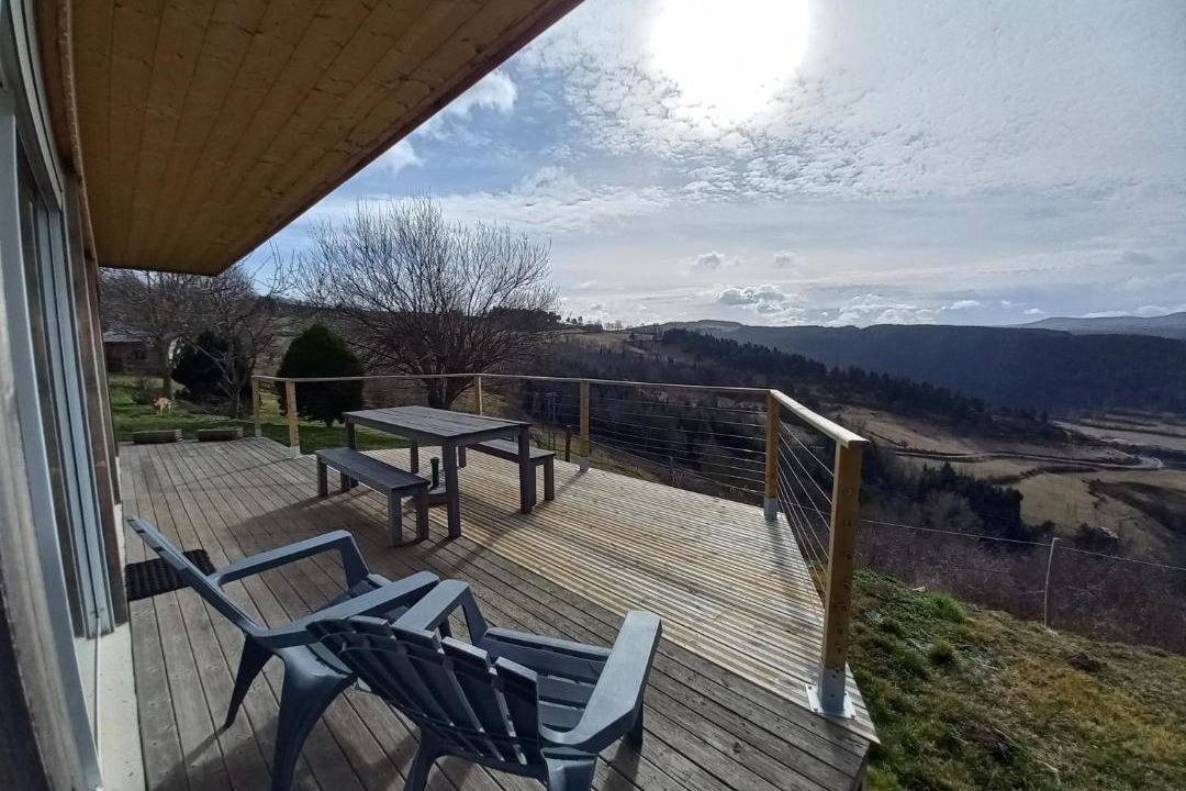 Photo of Patio Balcony in Saint-Martin-de-Fugeres